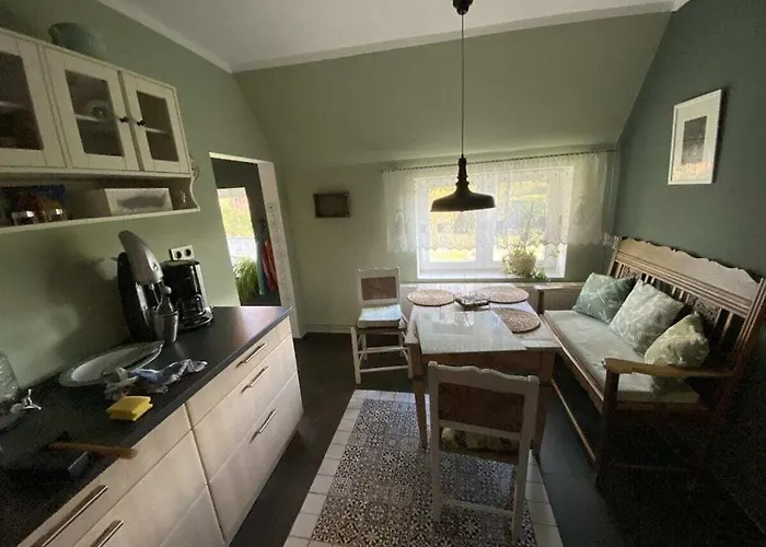 With 2 Bedrooms Semesterbostad *